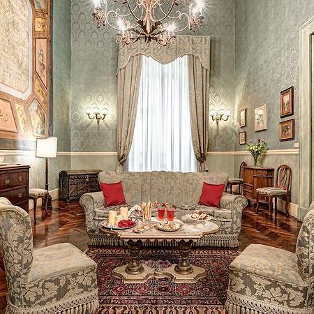 Arthouse Lady Marys Tribunali Luxury Suite Naples Exterior photo