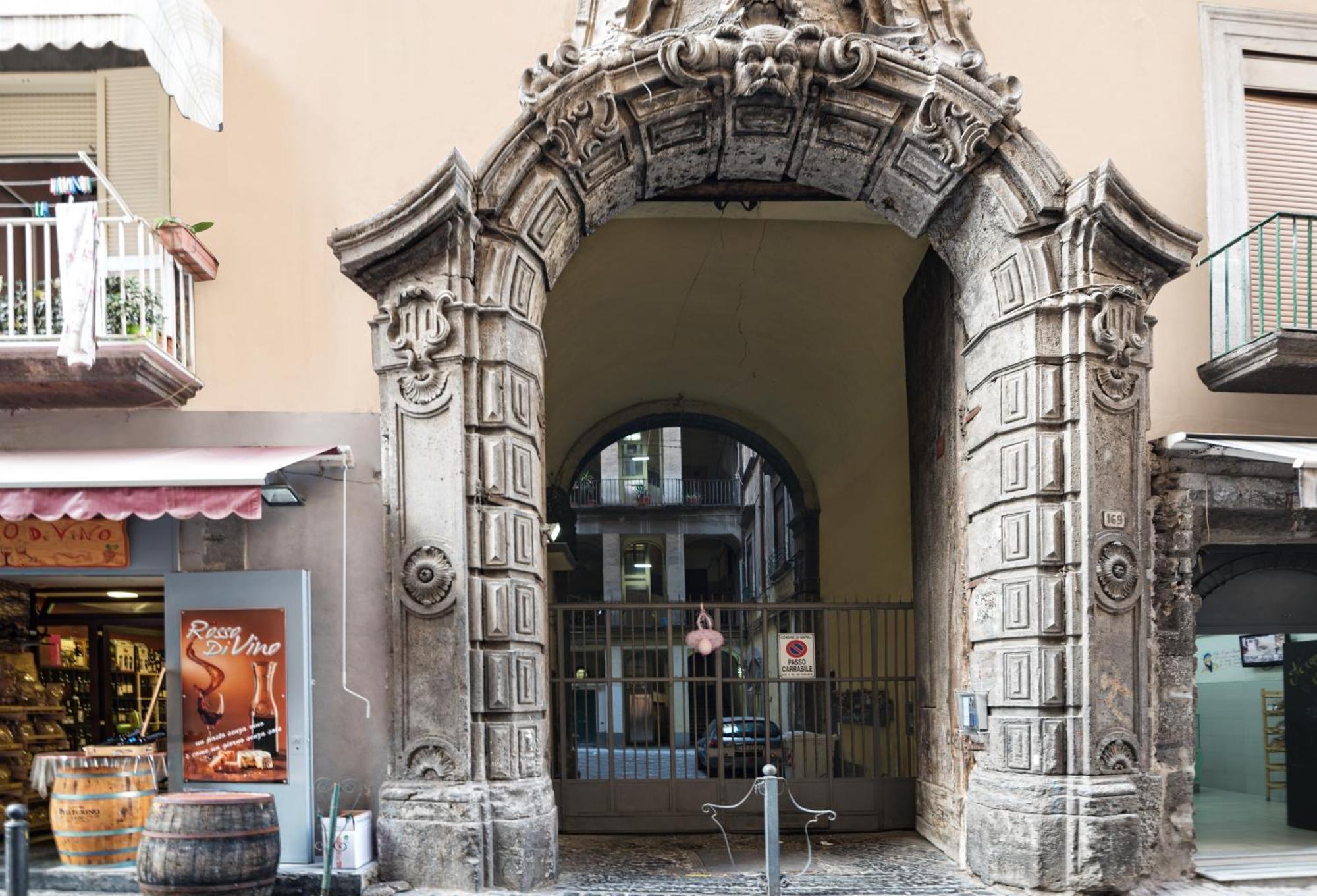 Arthouse Lady Marys Tribunali Luxury Suite Naples Exterior photo
