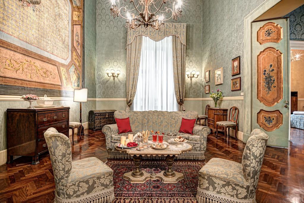 Arthouse Lady Marys Tribunali Luxury Suite Naples Exterior photo