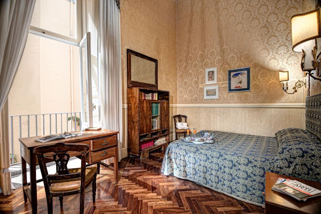 Arthouse Lady Marys Tribunali Luxury Suite Naples Exterior photo